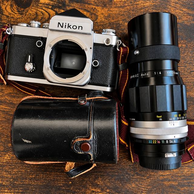 以前カメラをご購入いただいたお客様から、今回はNikon …の買取実績